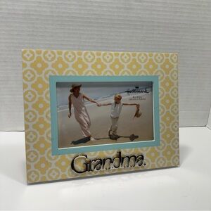 Hallmark “Grandma” Vintage Wooden  Picture Frame, Fits a 4” X 6” Picture